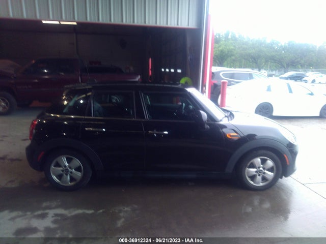 2016 Mini Hardtop, VIN: WMWXU1C5XG2D11319