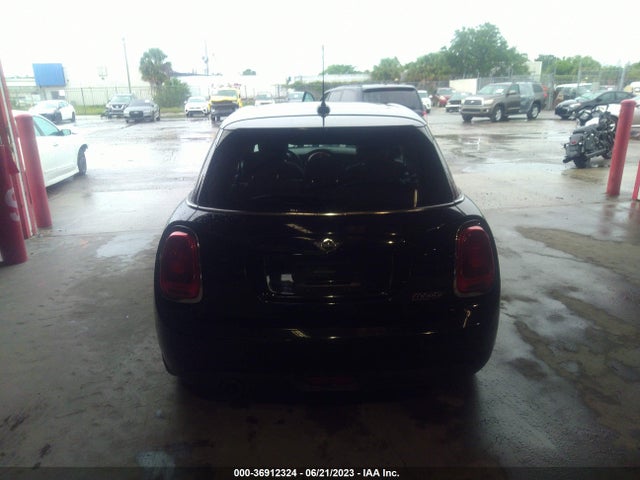 2016 Mini Hardtop, VIN: WMWXU1C5XG2D11319