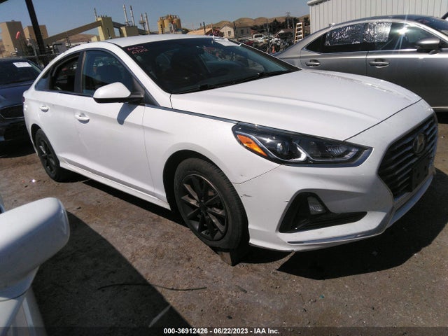 Hyundai SONATA SE 2019 5NPE24AF0KH749686 Image 1