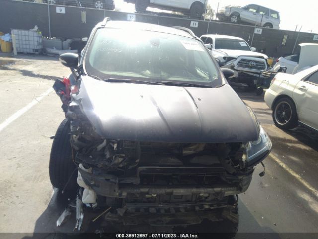 1FMCU0J99EUD80675 Ford Escape Titanium