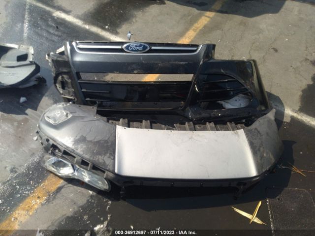 1FMCU0J99EUD80675 Ford Escape Titanium