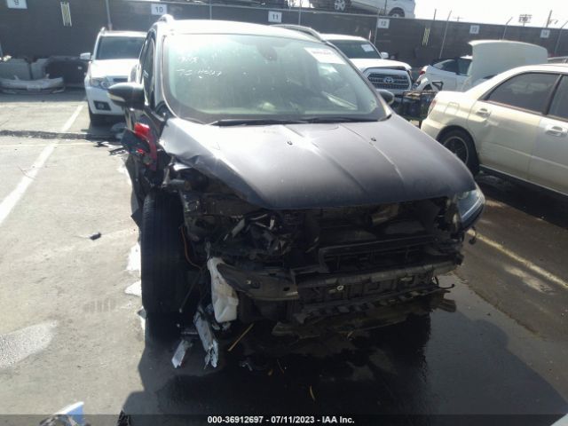 1FMCU0J99EUD80675 Ford Escape Titanium