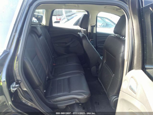 1FMCU0J99EUD80675 Ford Escape Titanium