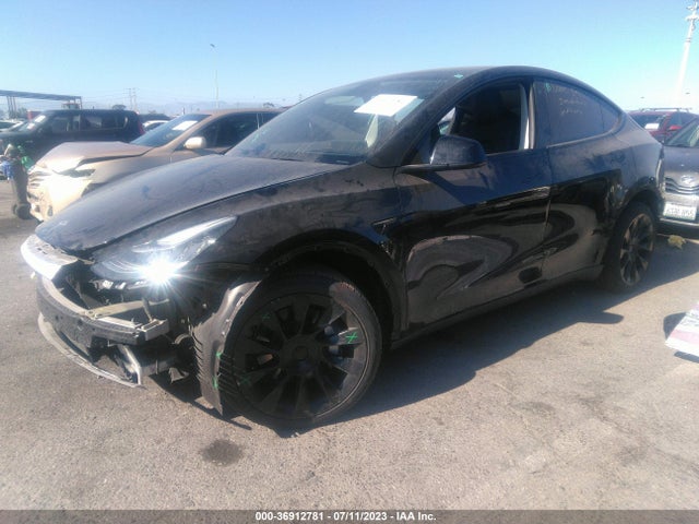Tesla Model Y Long Range 2022 7SAYGDEE6NF364543 Image 2