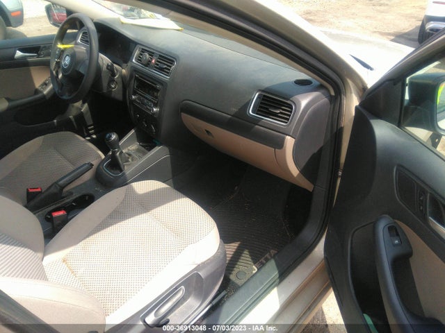 3VW1K7AJ4EM289903 Volkswagen Jetta Sedan S