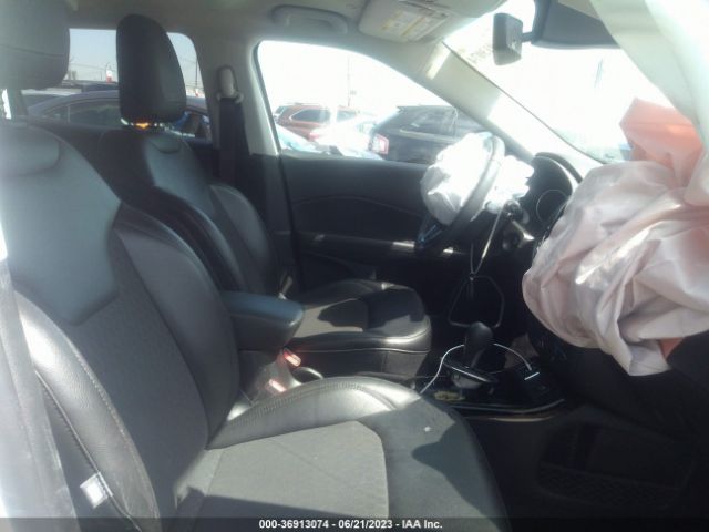 3C4NJCBB5KT832670 Jeep Compass Altitude