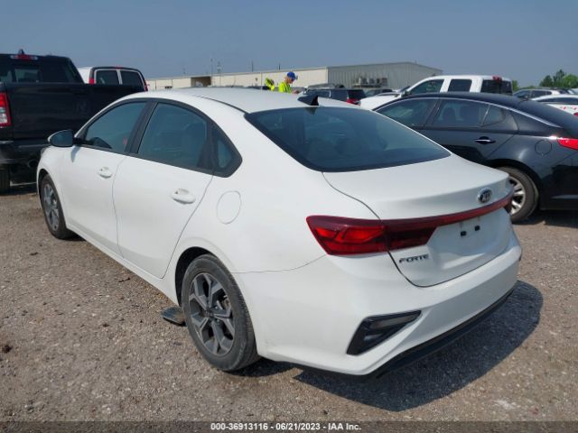 3KPF24ADXME308514 KIA Forte Lxs