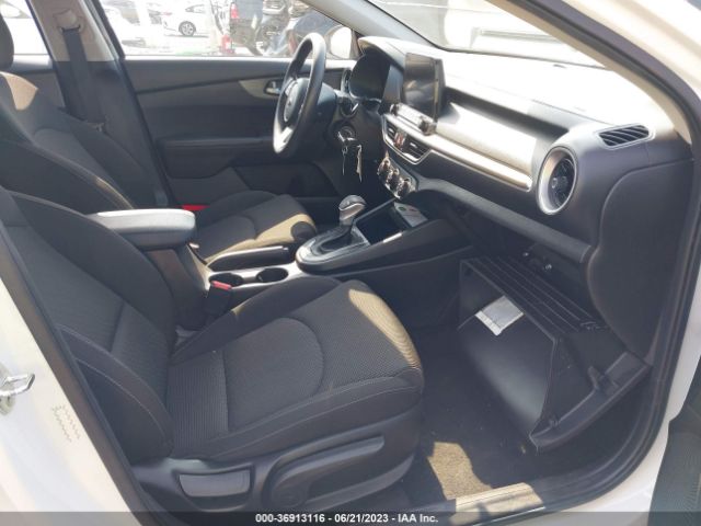 3KPF24ADXME308514 KIA Forte Lxs