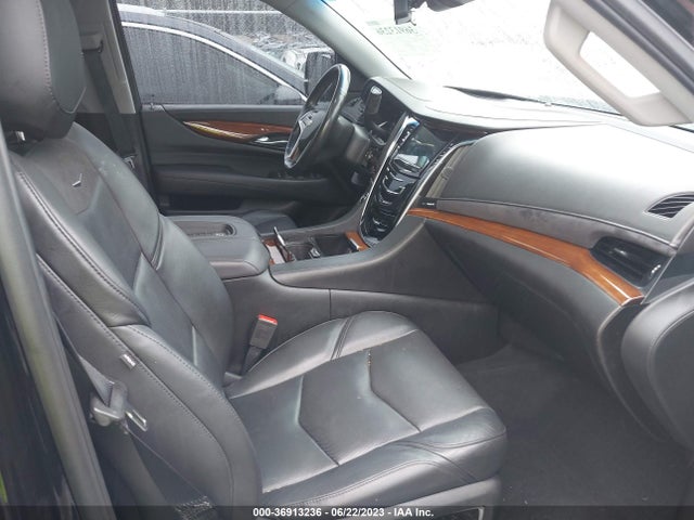 1GYS4BKJXJR404719 Cadillac Escalade Luxury