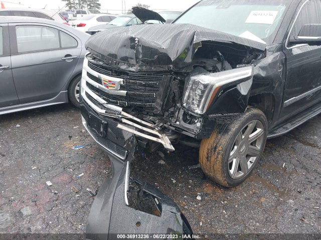 1GYS4BKJXJR404719 Cadillac Escalade Luxury