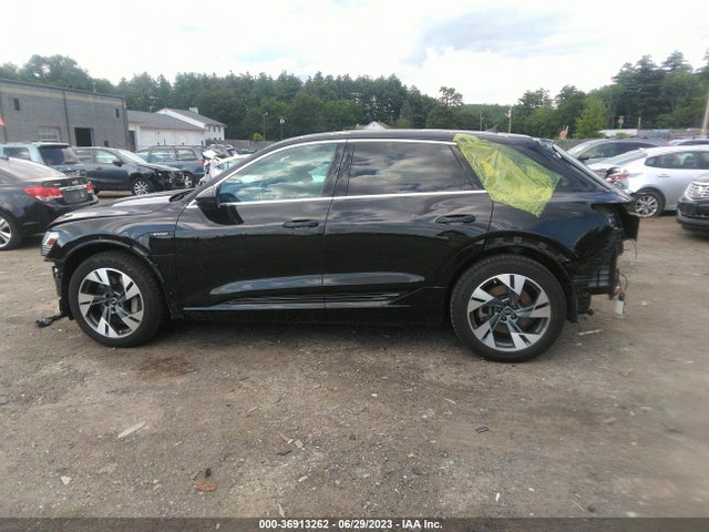2022 Audi e-tron, VIN: WA1AAAGE0NB023678