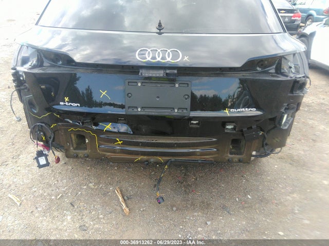 2022 Audi e-tron, VIN: WA1AAAGE0NB023678