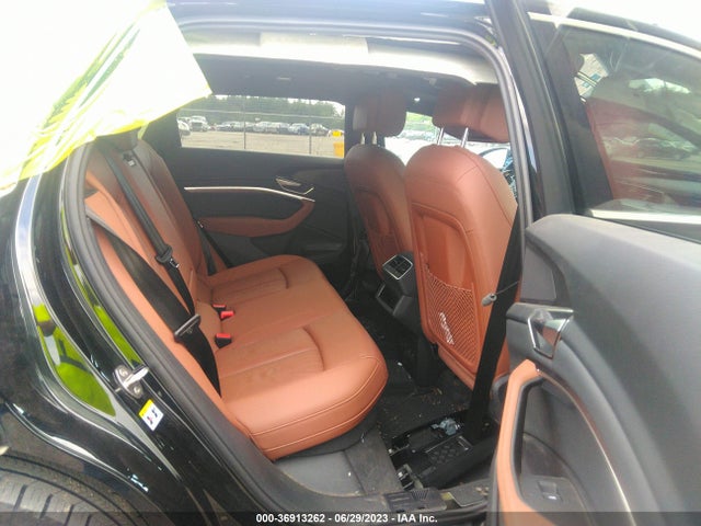 2022 Audi e-tron, VIN: WA1AAAGE0NB023678