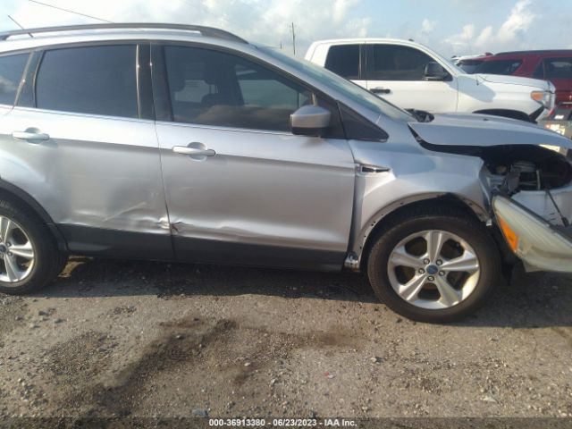 1FMCU0GX9EUC92148 Ford ESCAPE SE