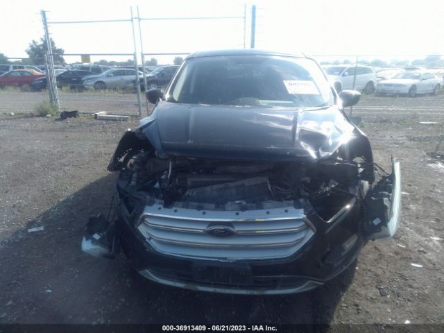 1FMCU9GDXHUC98412 Ford ESCAPE SE