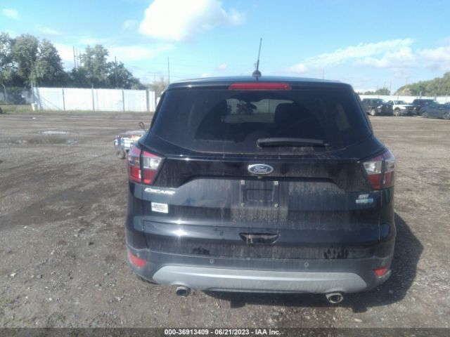 1FMCU9GDXHUC98412 Ford ESCAPE SE