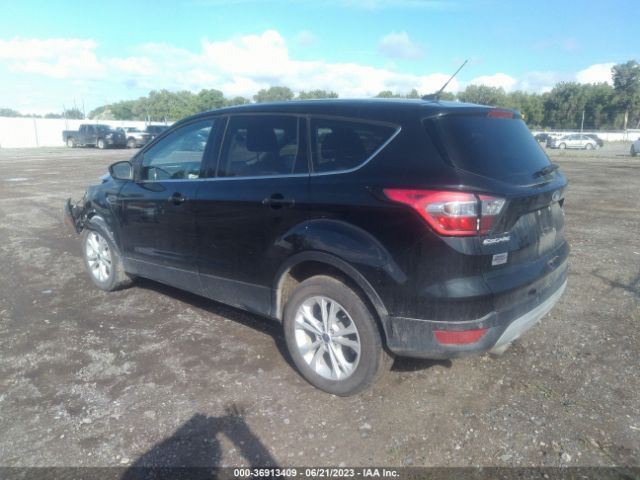 1FMCU9GDXHUC98412 Ford ESCAPE SE