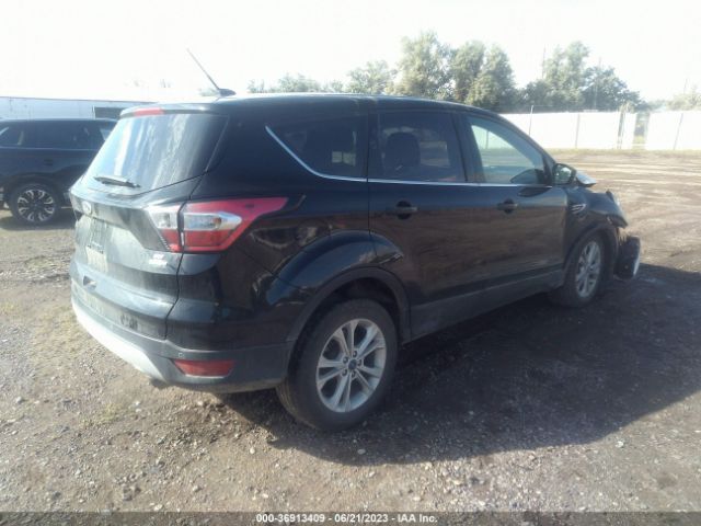 1FMCU9GDXHUC98412 Ford ESCAPE SE
