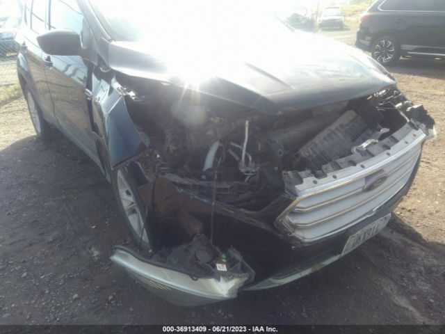 1FMCU9GDXHUC98412 Ford ESCAPE SE