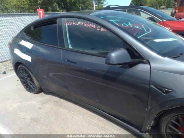 7SAYGDEF6NF548549 Tesla Model Y Performance
