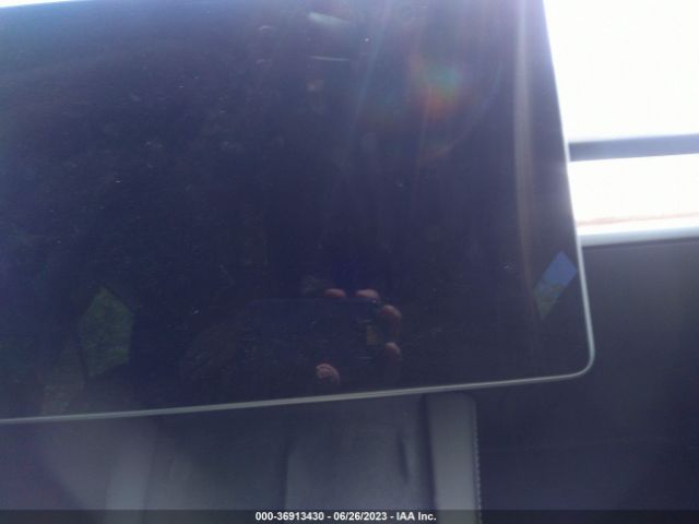 7SAYGDEF6NF548549 Tesla Model Y Performance
