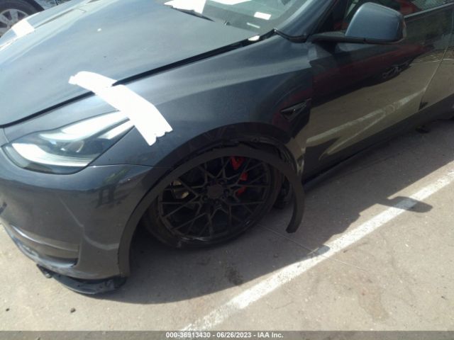 7SAYGDEF6NF548549 Tesla Model Y Performance