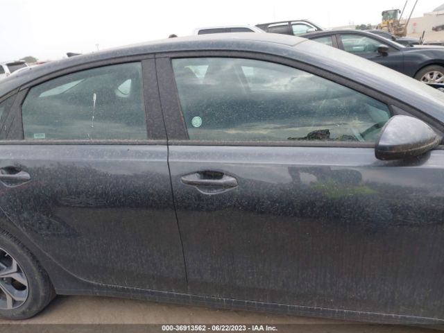 3KPF24AD6ME337962 KIA Forte Lxs