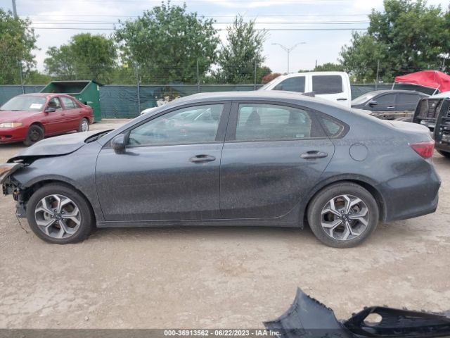 3KPF24AD6ME337962 KIA Forte Lxs