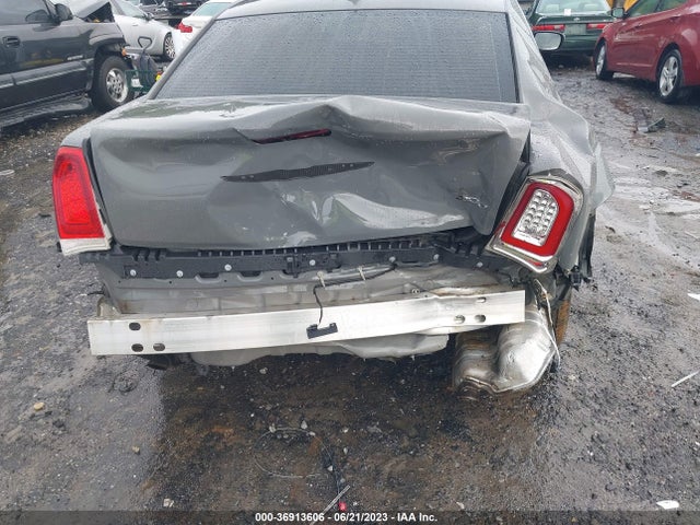 Chrysler 300 Touring 2018 2C3CCAAG3JH292105 Image 17