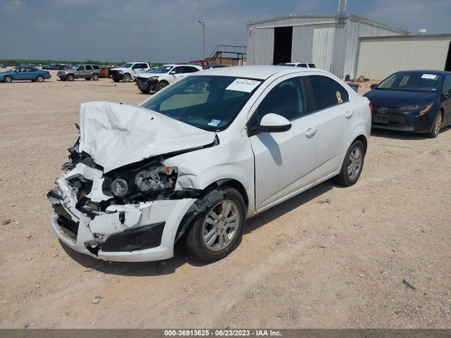 Chevrolet SONIC LT 2015 1G1JC5SH0F4219448 Image 2