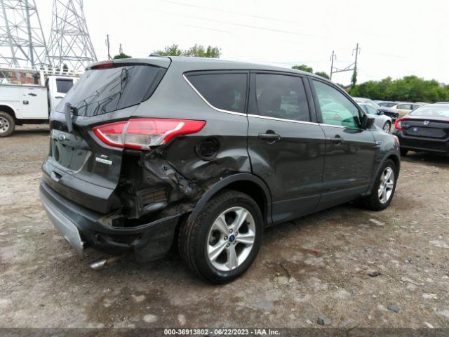 1FMCU0GX3FUB45731 Ford ESCAPE SE