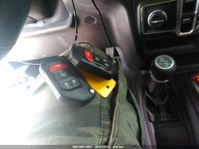 1C4HJXEGXKW608137 Jeep Wrangler Unlimited Sahara 4x4