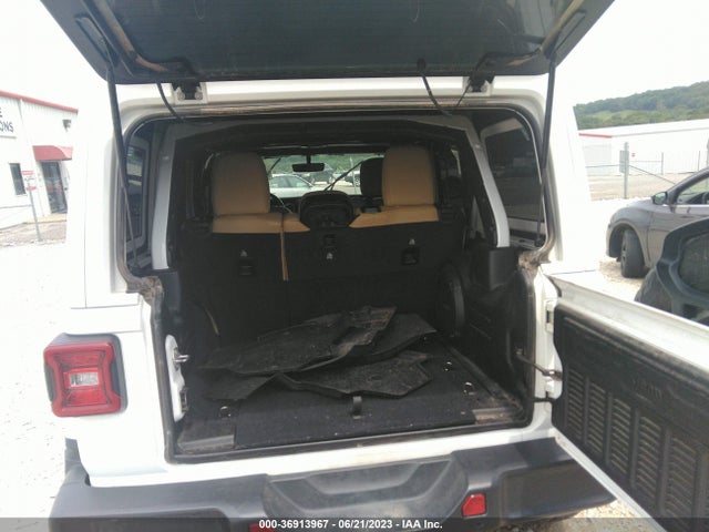 1C4HJXEGXKW608137 Jeep Wrangler Unlimited Sahara 4x4