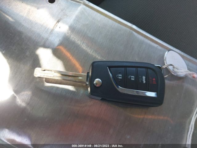 5YFEPMAE3MP164664 Toyota COROLLA LE