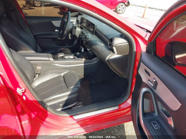 WDD3G4EBXKW033054 Mercedes-Benz A-class A 220