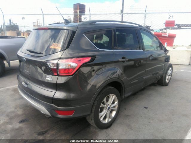 1FMCU9HD2JUC89577 Ford ESCAPE SEL