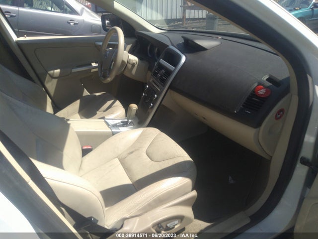 2011 VOLVO XC60 3.0T VIN: YV4902DZ4B2158650