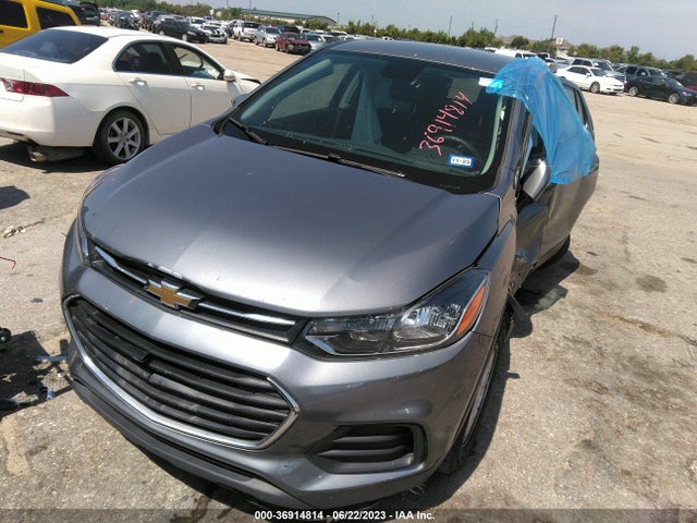 Chevrolet TRAX LS 2020 3GNCJKSB1LL290400 Image 2