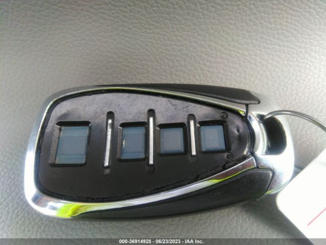 2GNAXHEV5J6270215 Chevrolet EQUINOX LS