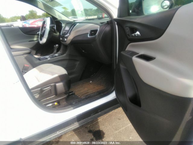 2GNAXHEV5J6270215 Chevrolet EQUINOX LS
