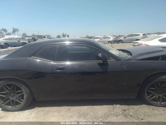 2C3CDZAGXJH245682 Dodge Challenger Sxt