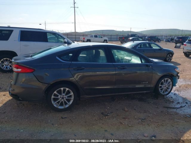 3FA6P0LU4KR107064 Ford Fusion Hybrid Se