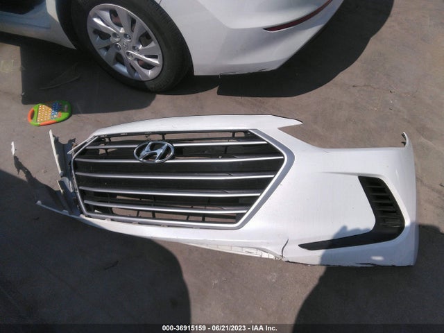 Hyundai ELANTRA SE 2018 5NPD74LF3JH260062 Image 12
