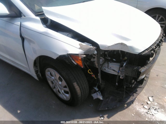 Hyundai ELANTRA SE 2018 5NPD74LF3JH260062 Image 6
