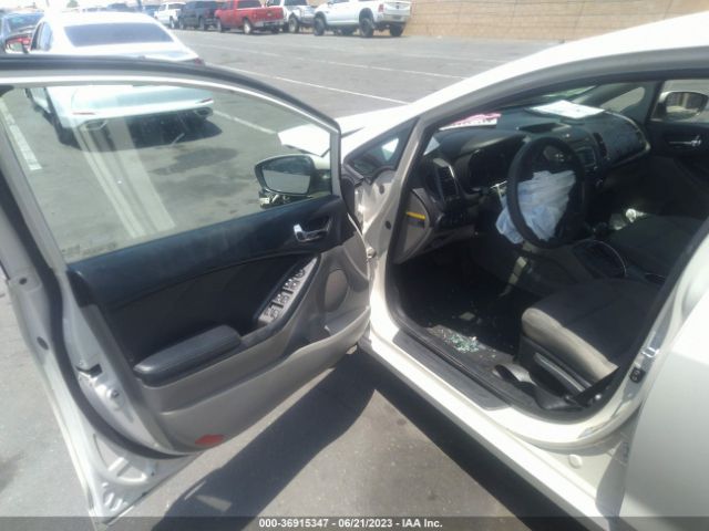 KNAFK4A69F5323678 KIA FORTE LX