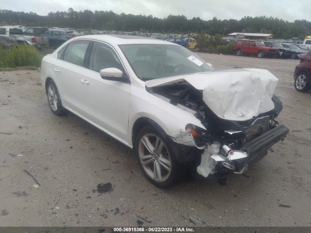 2014 VOLKSWAGEN PASSAT SE W/SUNROOF & NAV VIN: 1VWBT7A37EC064833