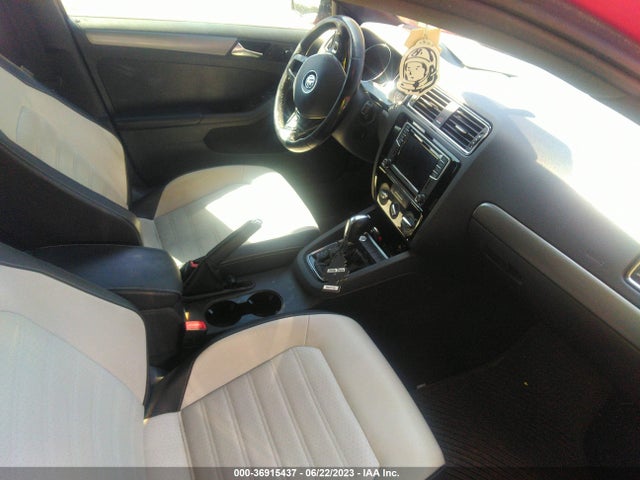 3VWD17AJ9GM387117 Volkswagen Jetta Sedan 1.8t Sport