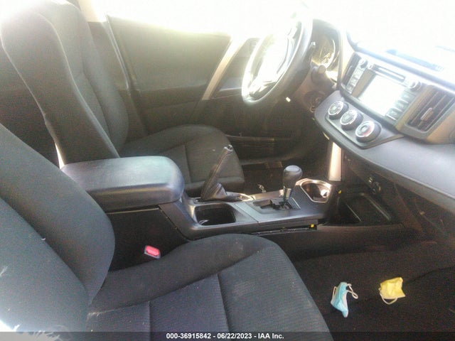 Toyota RAV4 LE 2017 JTMZFREV2HJ707671 Image 11