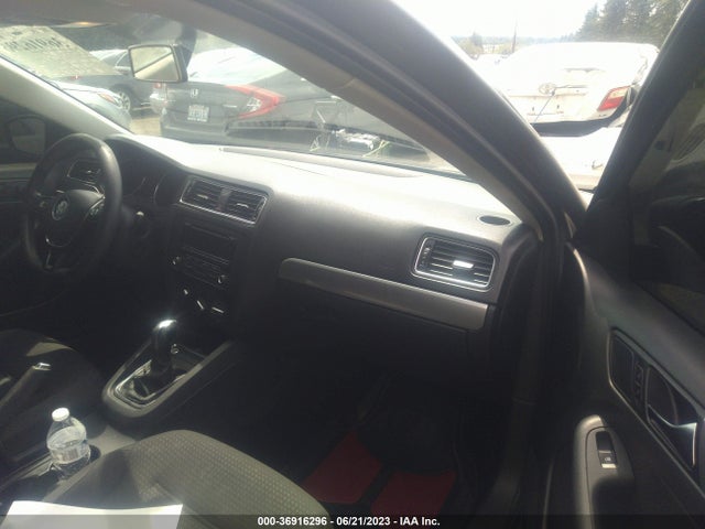 3VWD17AJ2FM272941 Volkswagen Jetta Sedan 1.8t Se