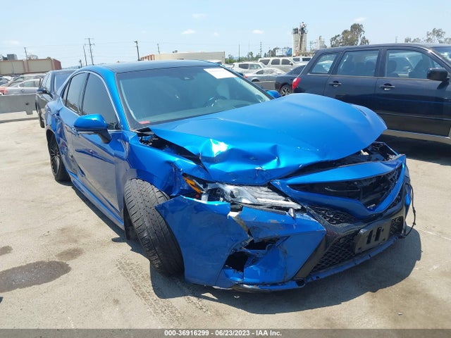 2018 4T1B61HK7JU053352 main image